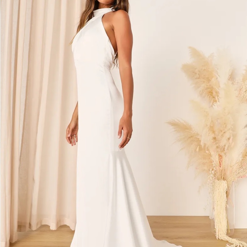 Lulu’s white satin halter wedding dress. NWT. MEDIUM